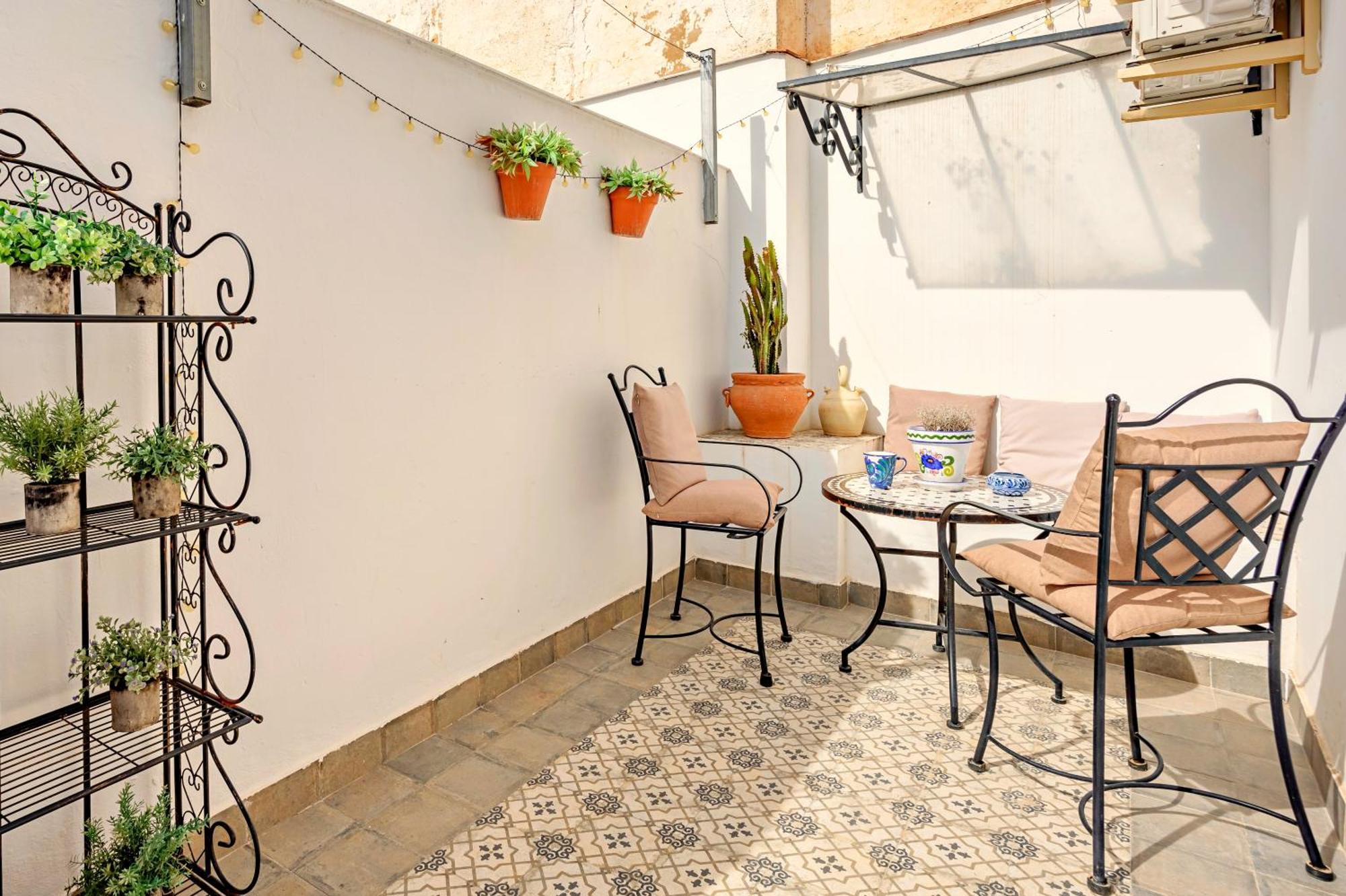 Tuguest Nazari Caldereria Apartments - Free Parking غرناطة المظهر الخارجي الصورة