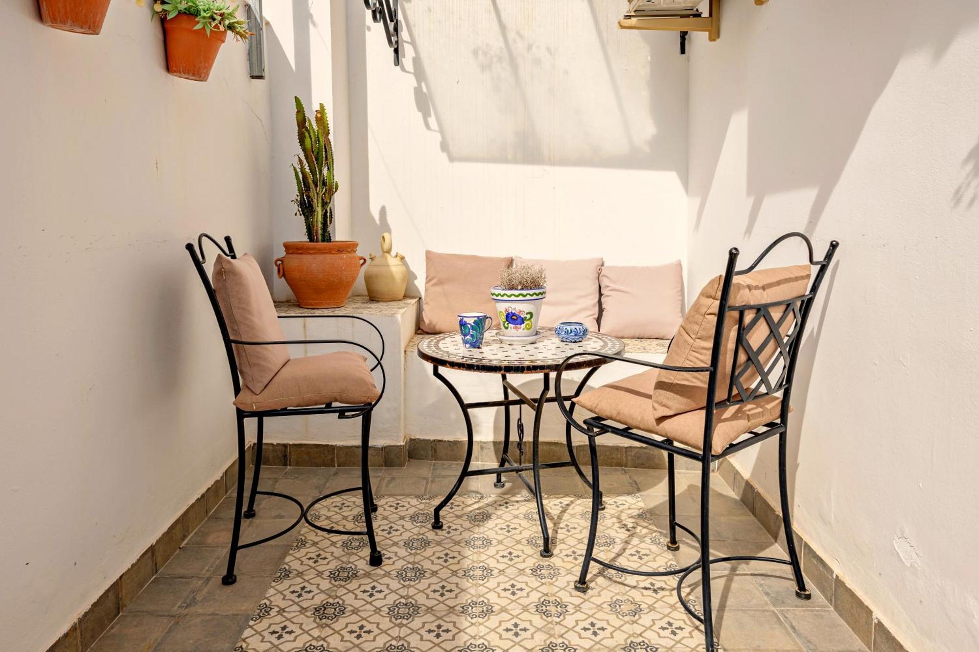 Tuguest Nazari Caldereria Apartments - Free Parking غرناطة المظهر الخارجي الصورة