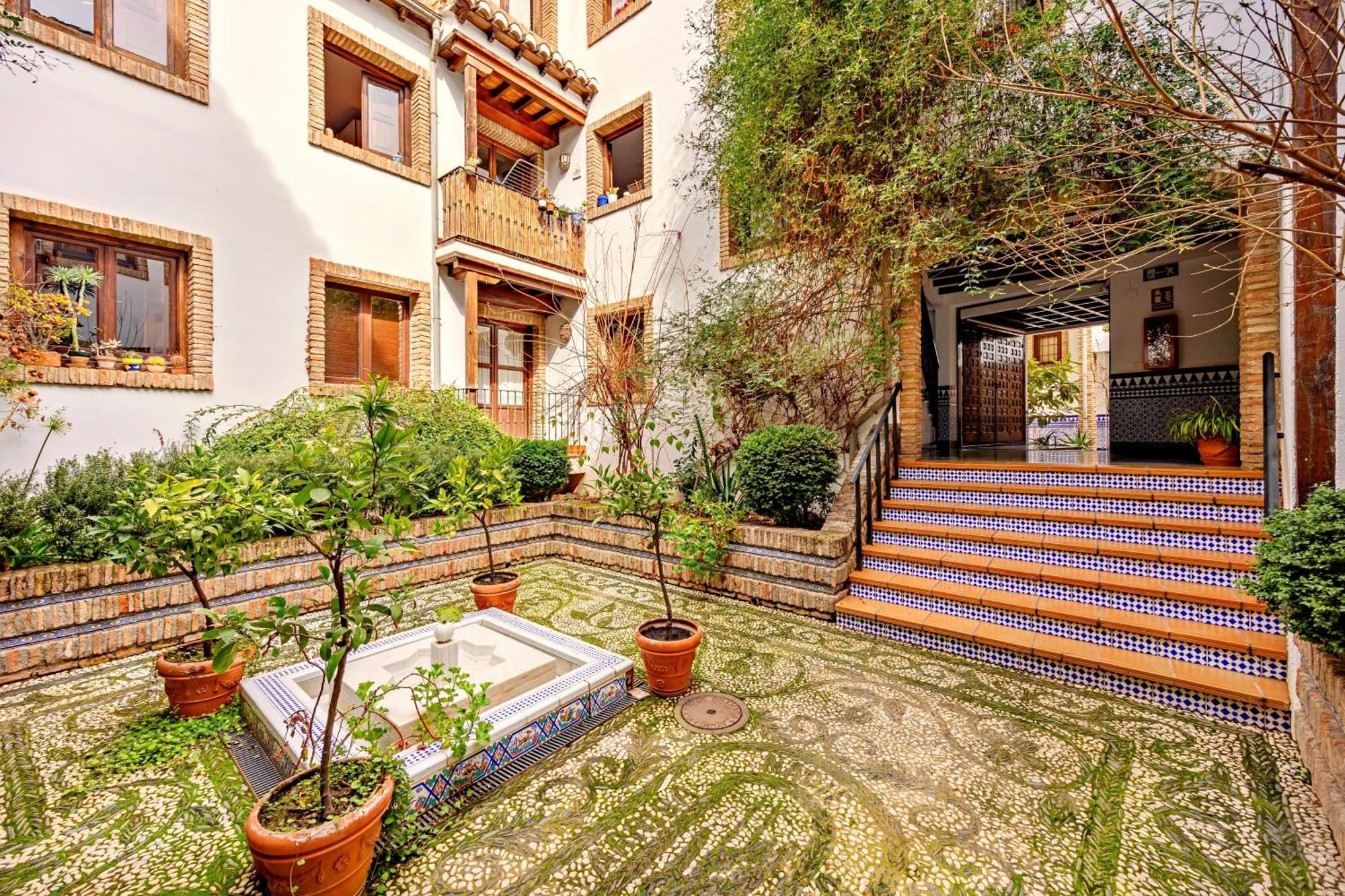 Tuguest Nazari Caldereria Apartments - Free Parking غرناطة المظهر الخارجي الصورة